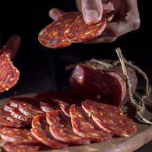 Carica l'immagine nel visualizzatore di Gallery, soppressata di suino nero ambient