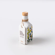 Carica l&#39;immagine nel visualizzatore di Gallery, OLIO EXTRAVERGINE DI OLIVA DELLA FILIERA MADEO DA 250 ML
